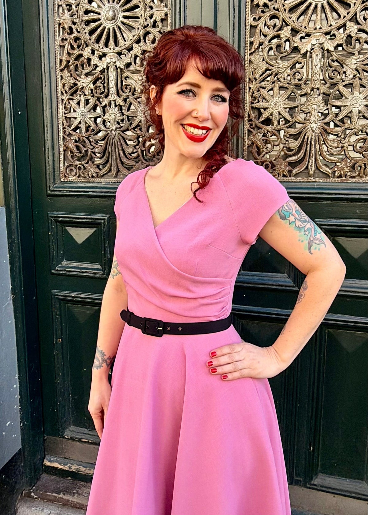 1950'er Hourglass swing kjole - rose swing kjole Pretty Dress Company