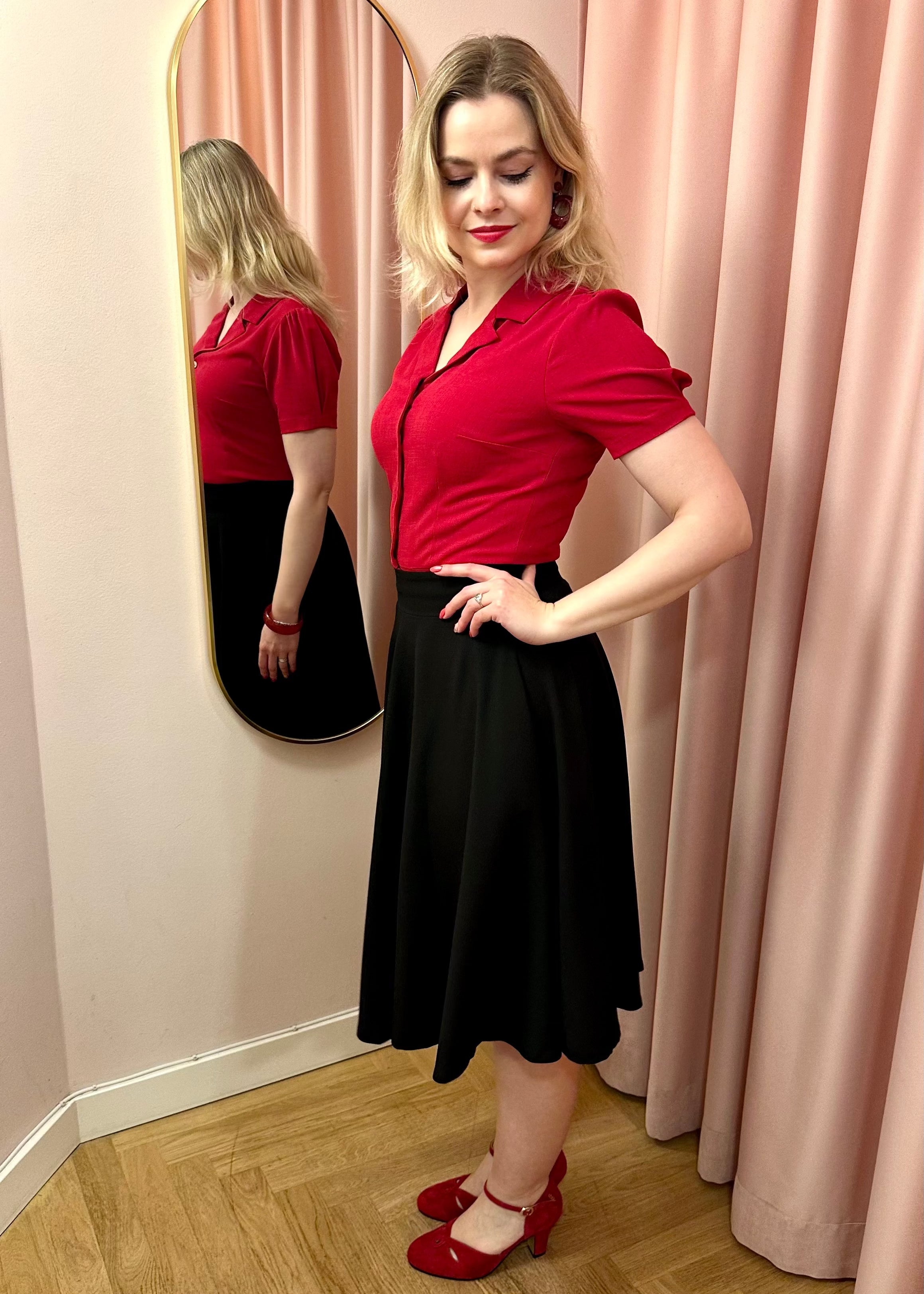 1950'er stils swingnederdel i linen - sort swing nederdel Daisy Dapper