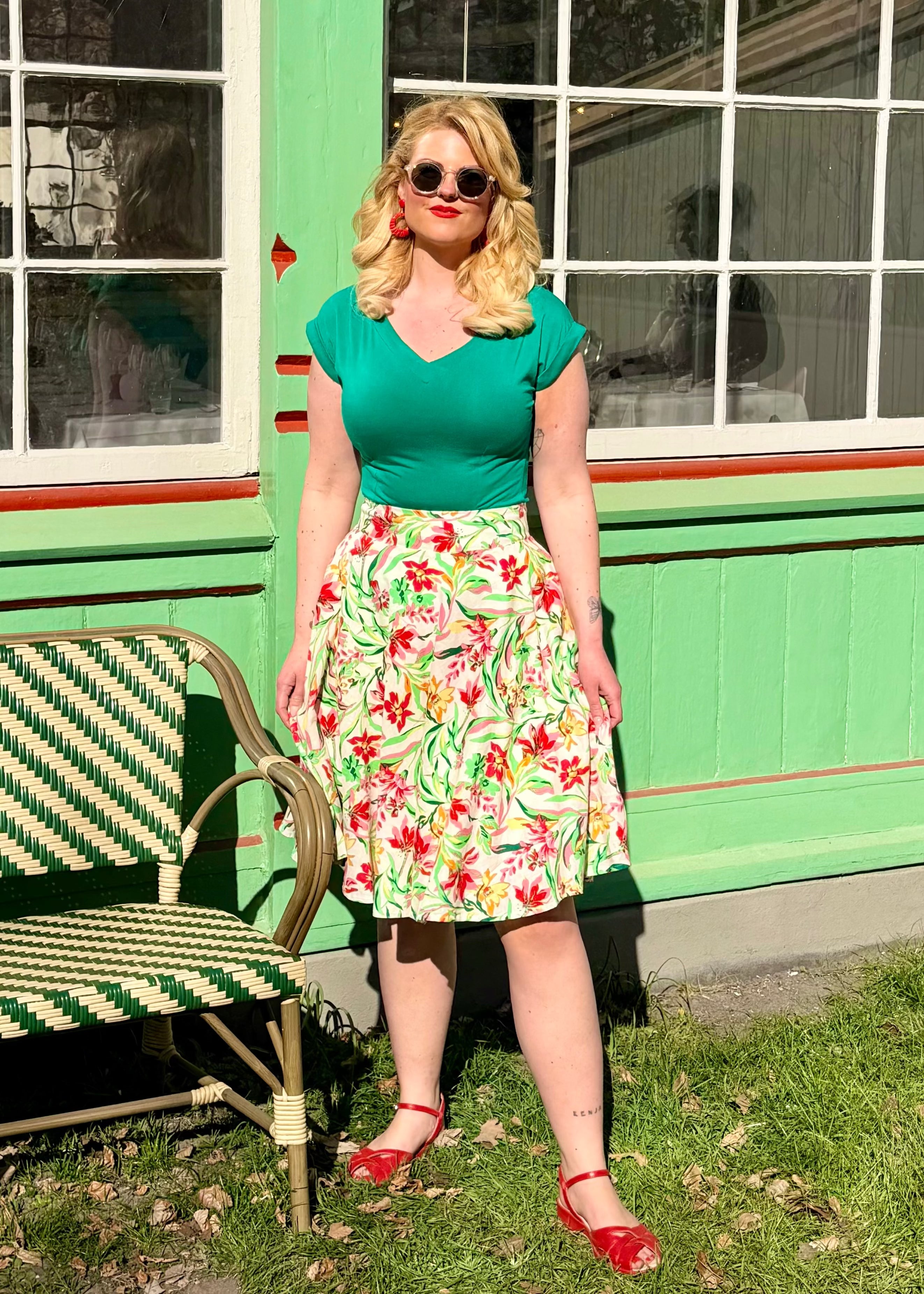 1950'er stils swingnederdel - multi floral swing nederdel Daisy Dapper