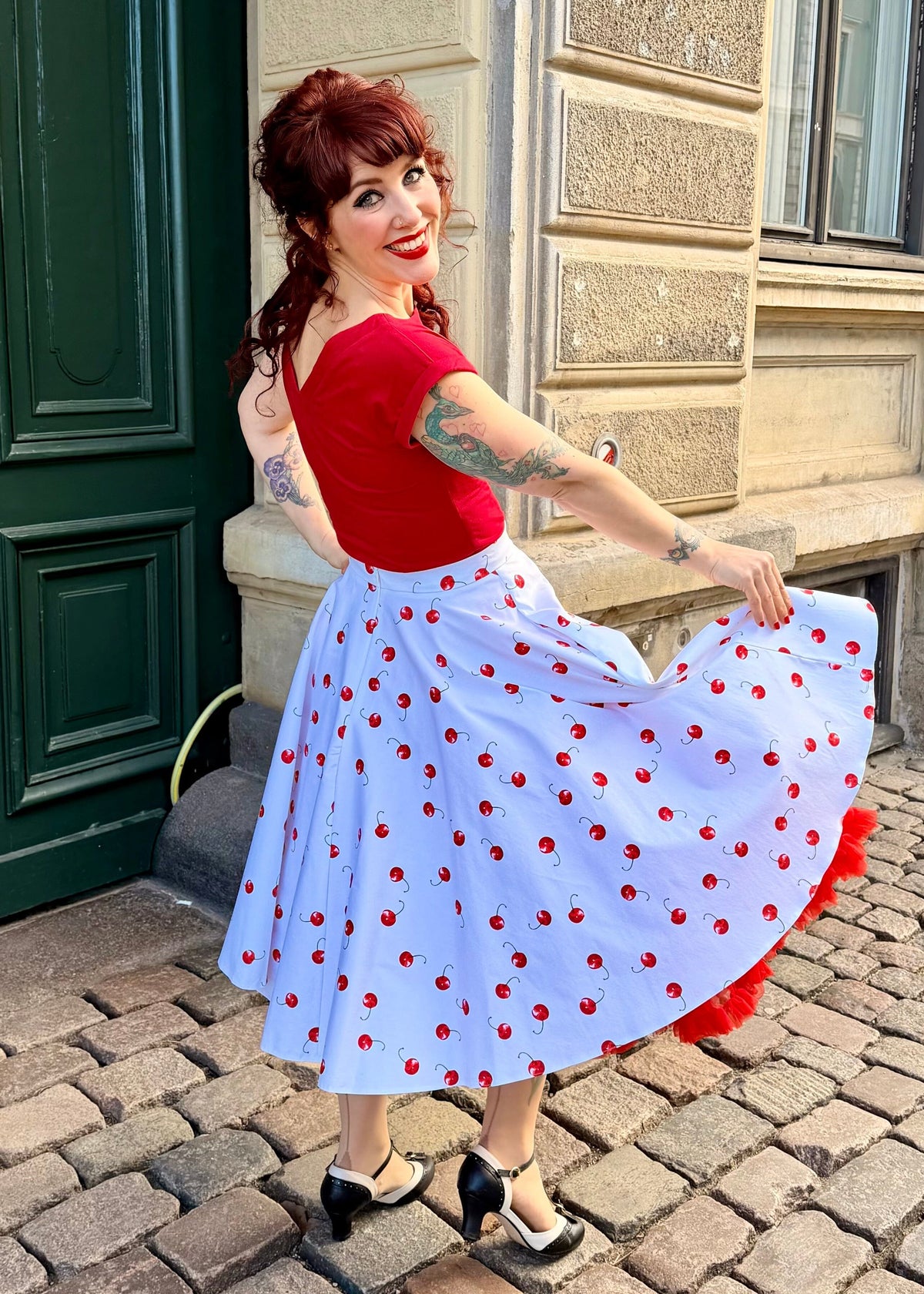 1950'er swing nederdel - hvid med kirsebær swing nederdel Pretty Dress Company
