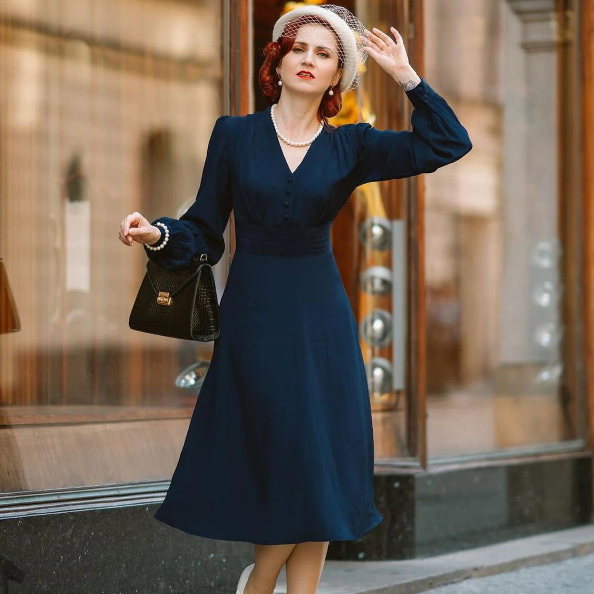 Ava 1940'er kjole i navy aline kjole Seamstress Of Bloomsbury