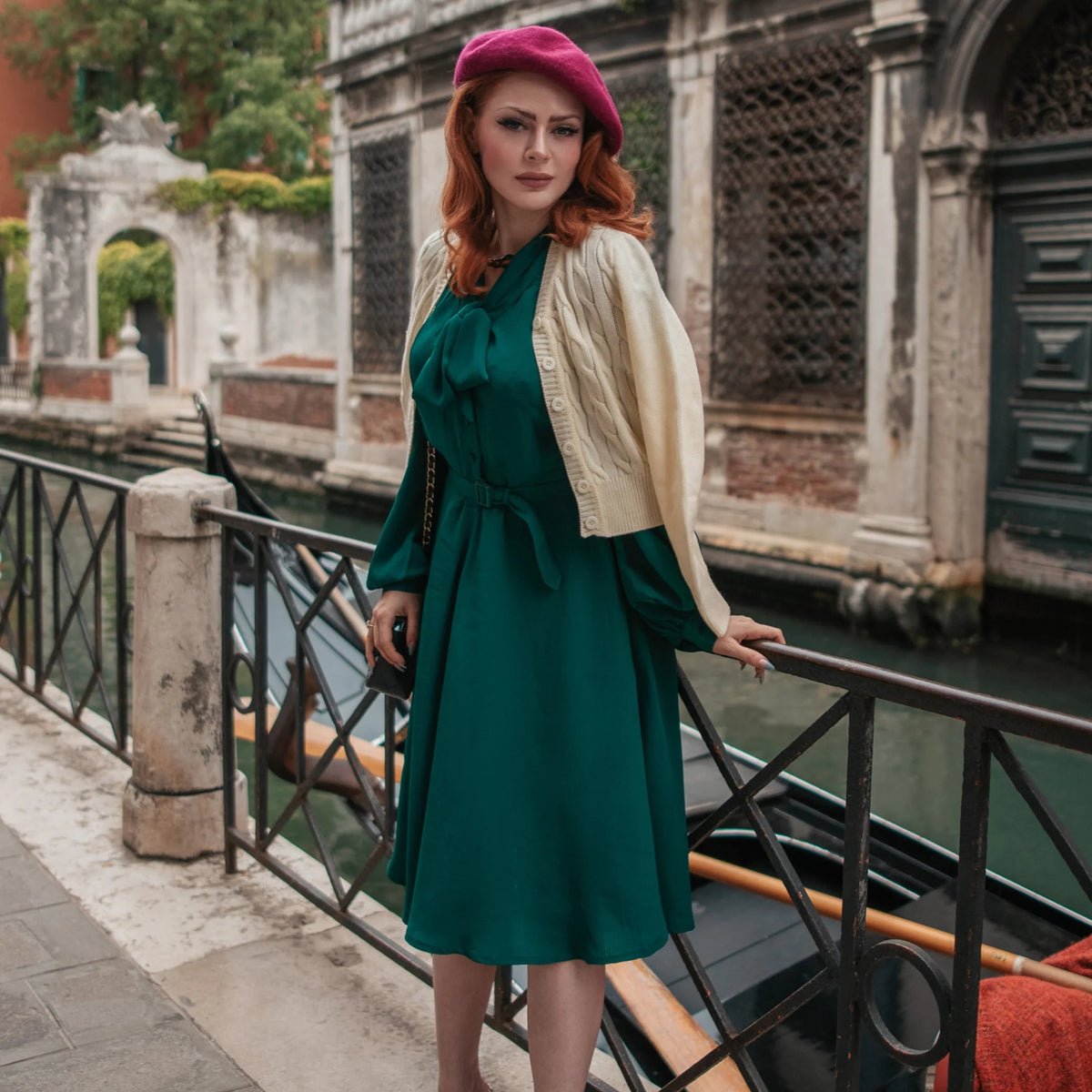 Eva kjole i 40'er stil i grøn aline kjole Seamstress Of Bloomsbury