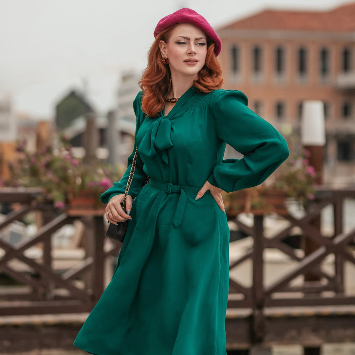 Eva kjole i 40'er stil i grøn aline kjole Seamstress Of Bloomsbury