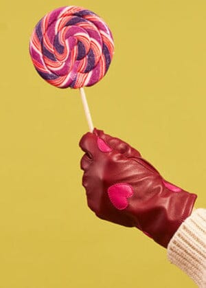 Handsker i rød læder med pink hjerter Accessories Mabel Sheppard