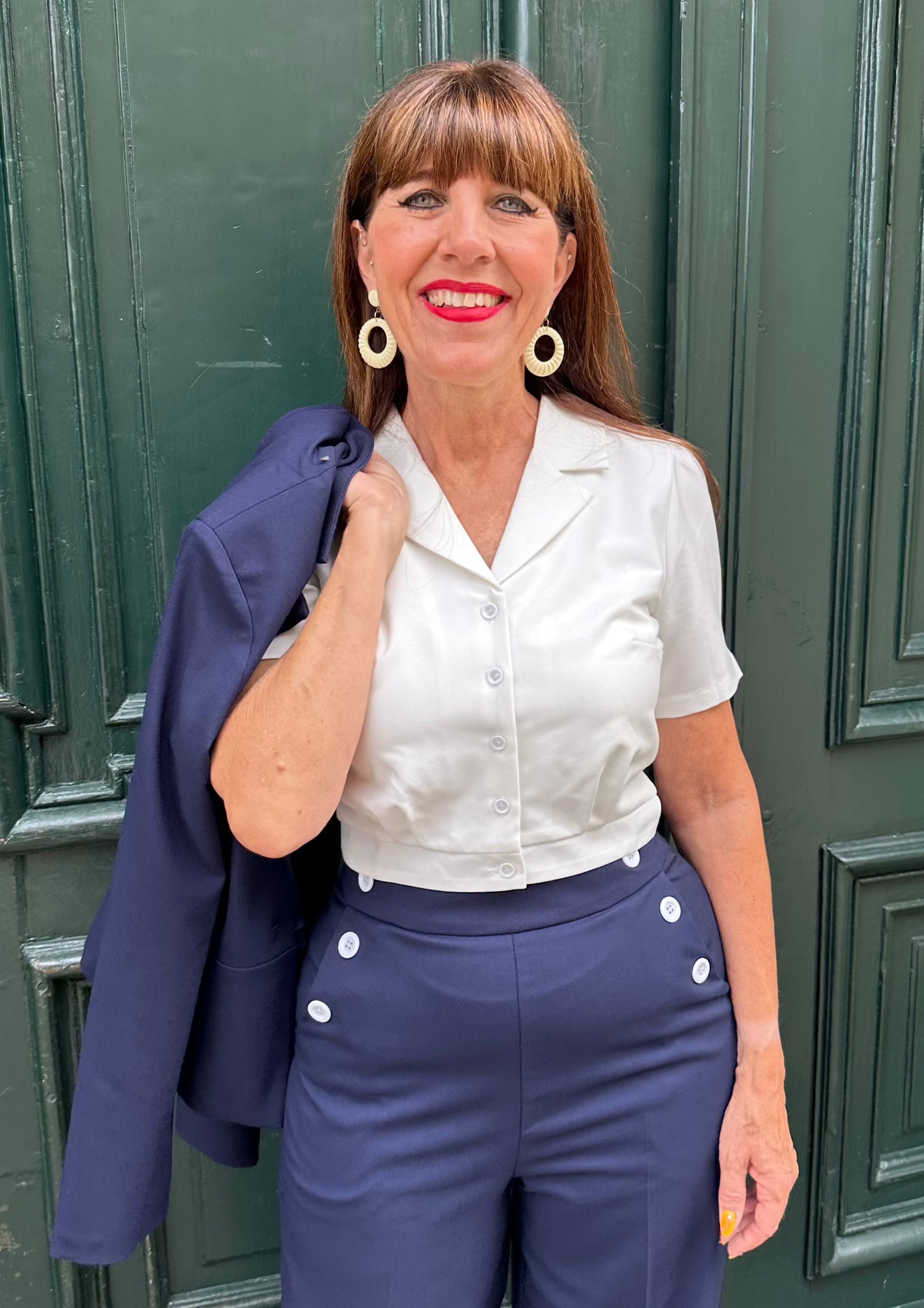 Hoop øreringe med mønster i 1950'er stil i cremehvid Accessories Rock It Rosie