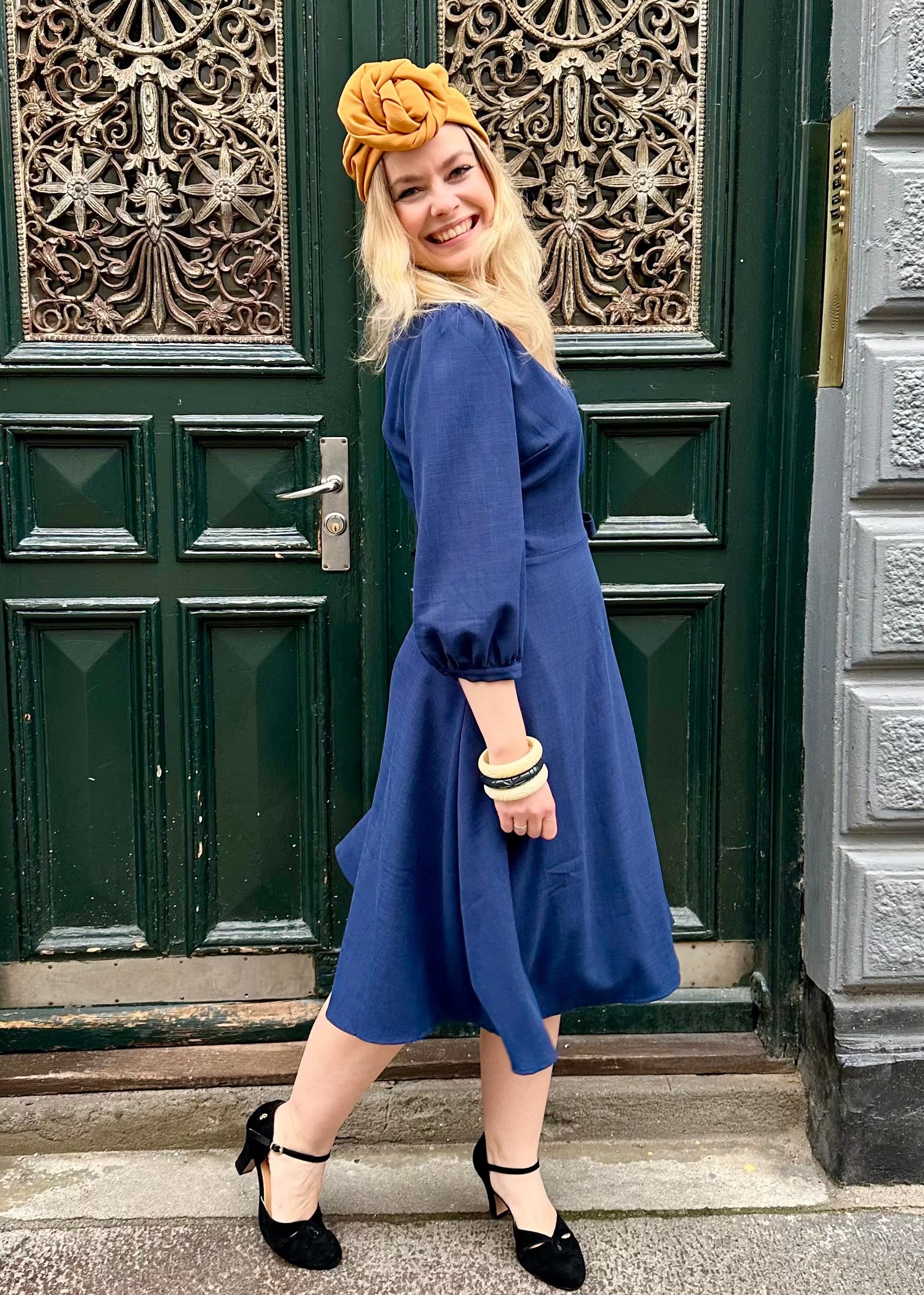 Jane slåom kjole med 3/4 ærmer - navy blå slåom kjole Daisy Dapper