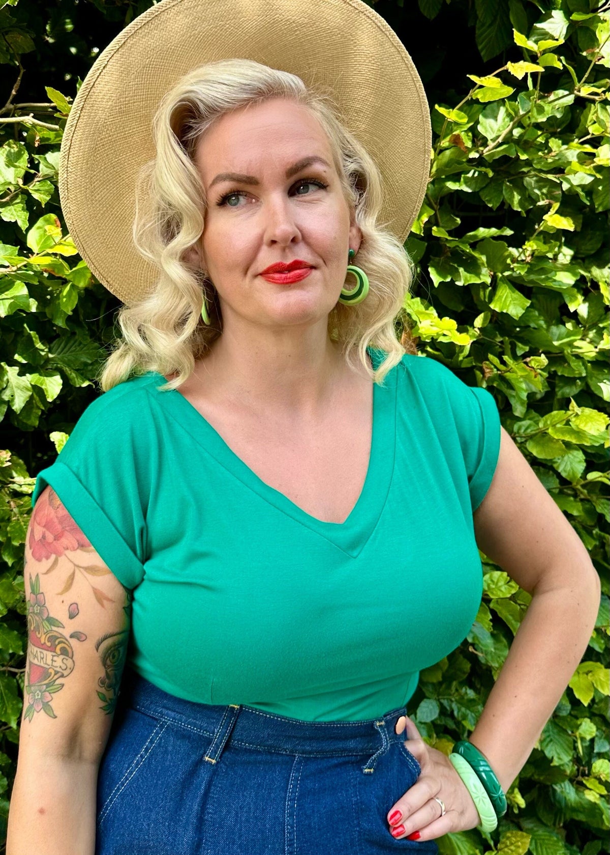 Kortærmet vendbar boatneck top i grøn jersey top Daisy Dapper