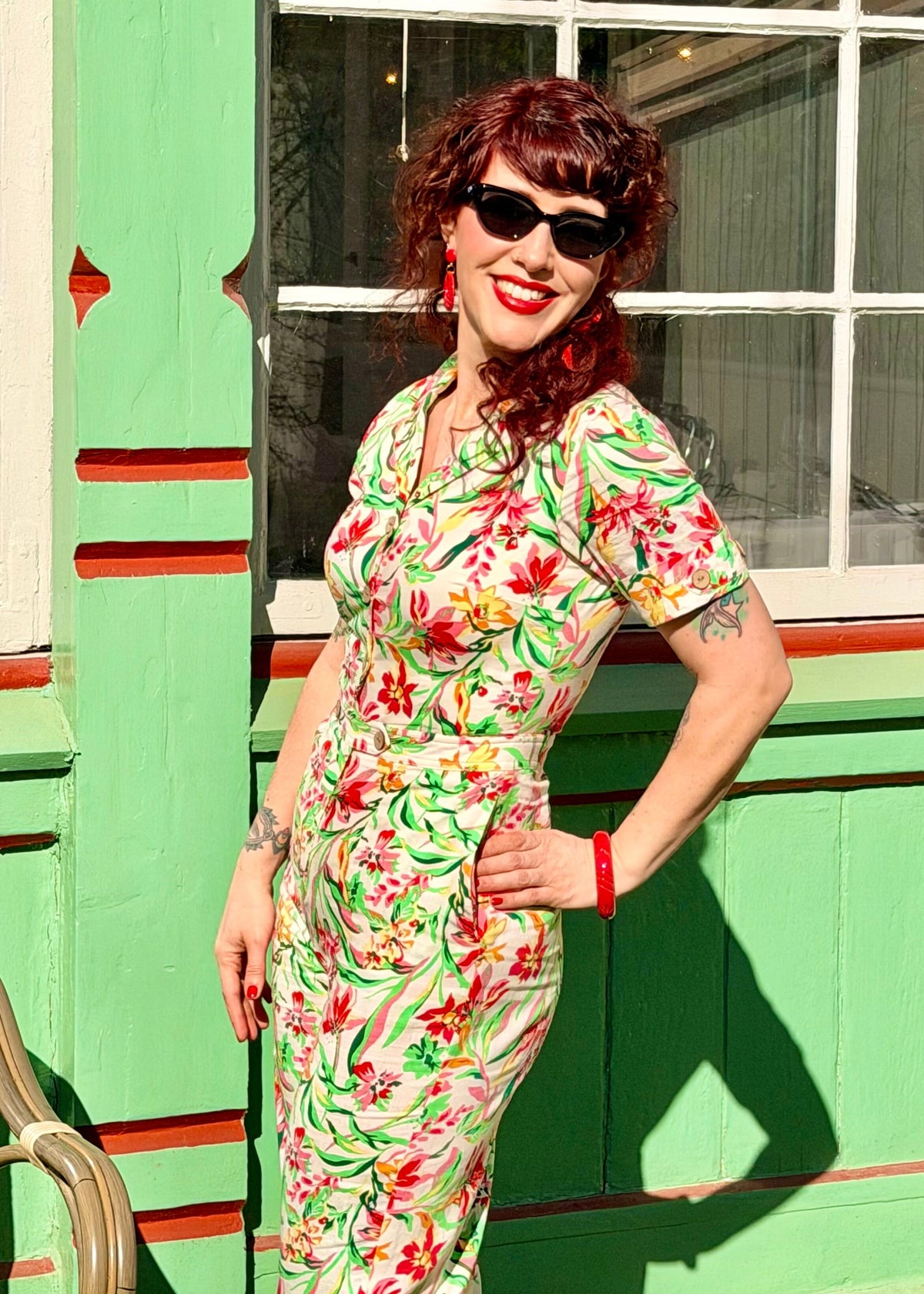 Maxine buksedragt med korte ærmer - multi floral buksedragt Daisy Dapper