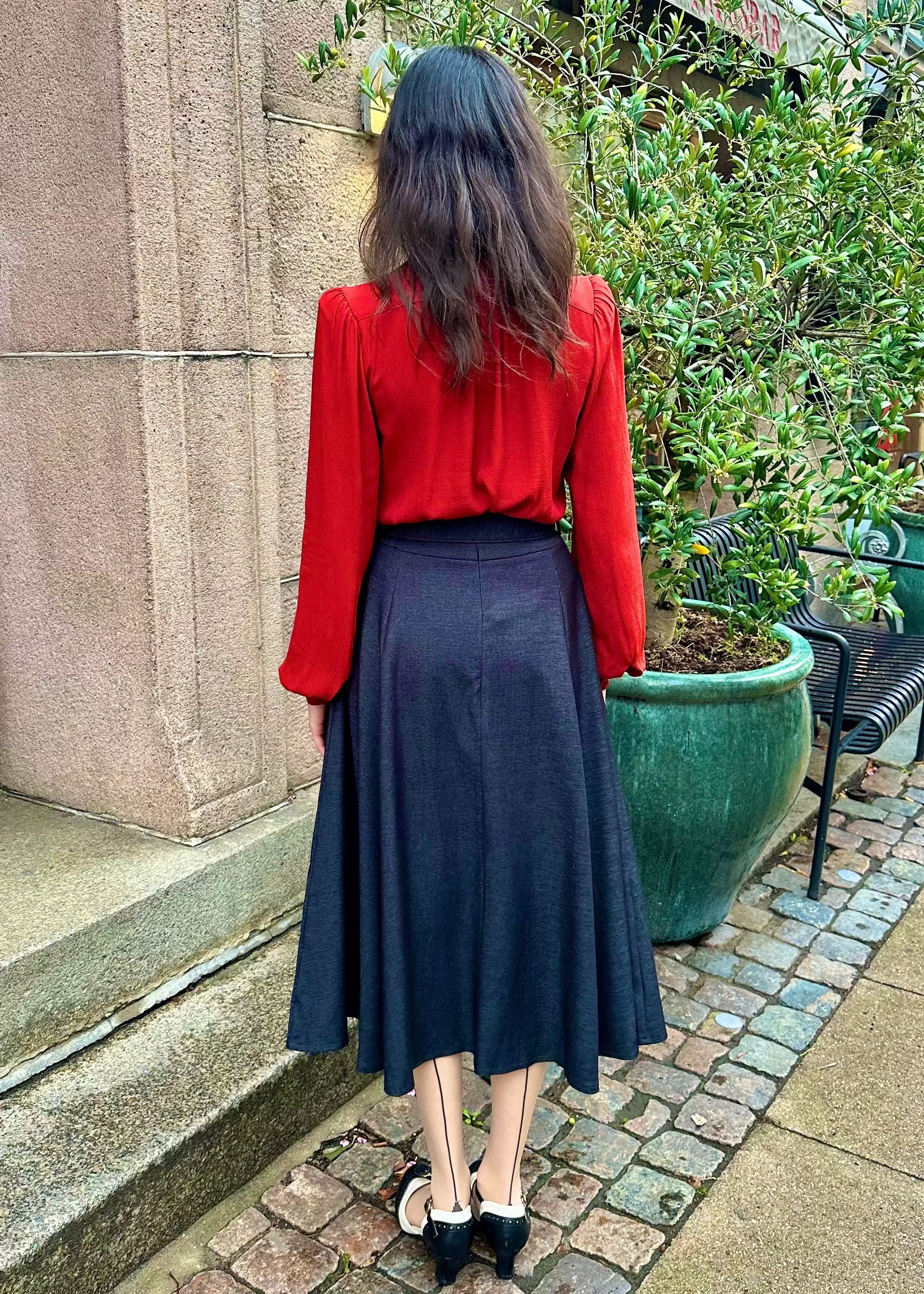 Midi skirt med bælte i sort denim-look Nederdel Daisy Dapper