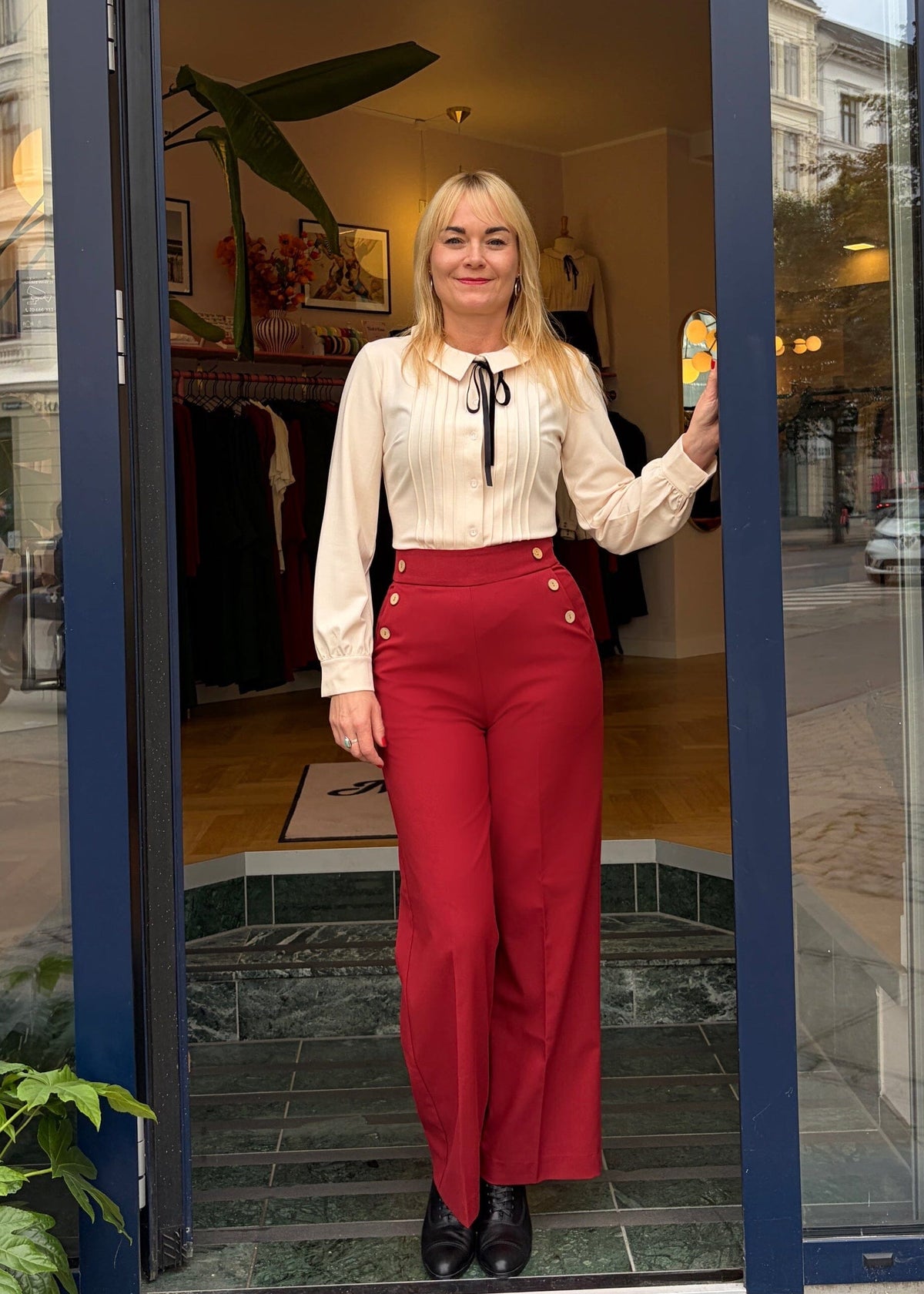 Sally højtaljede bukser med knapper - rust bukser Daisy Dapper