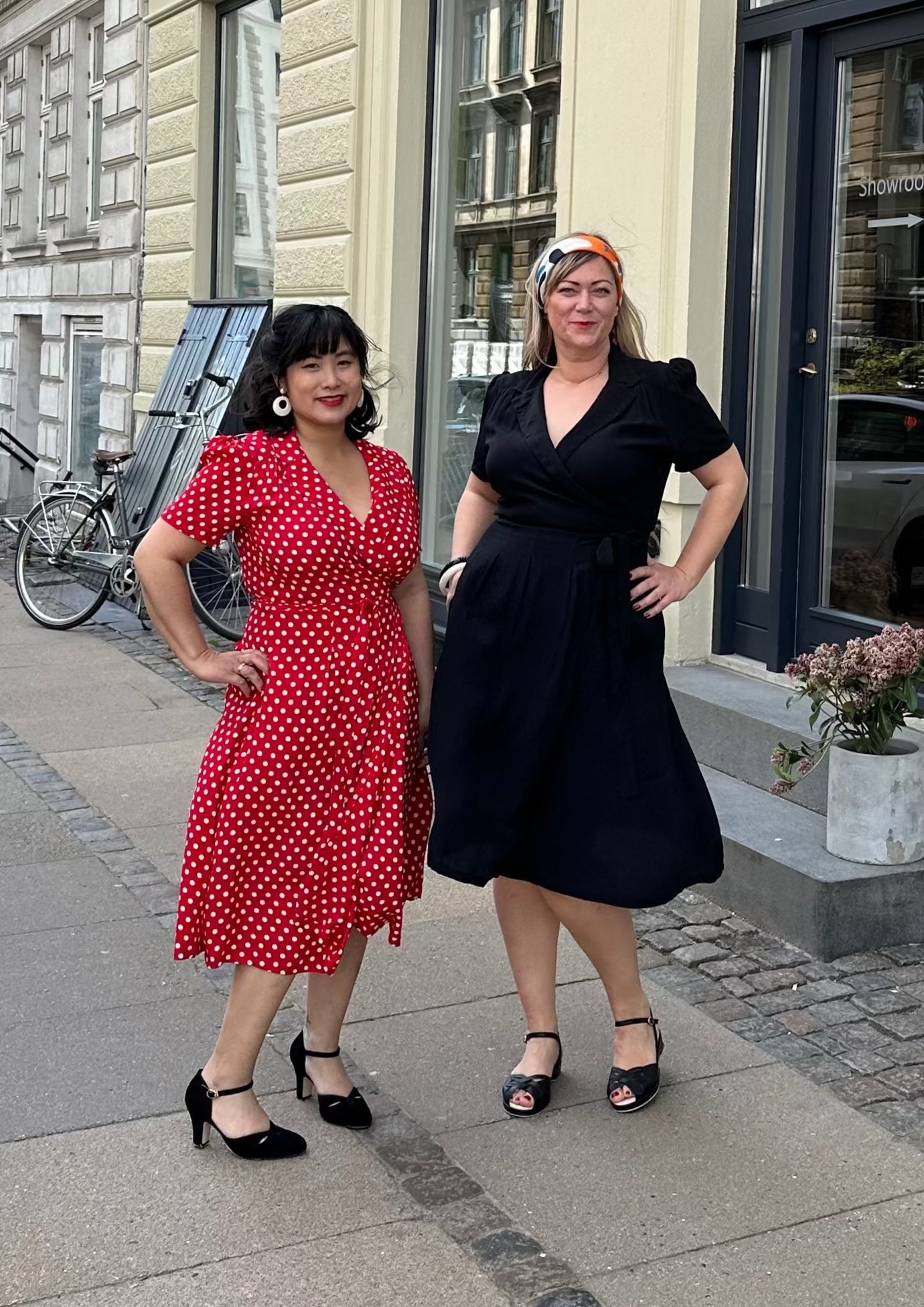 Slåom kjole i rød med prikker toej Seamstress Of Bloomsbury