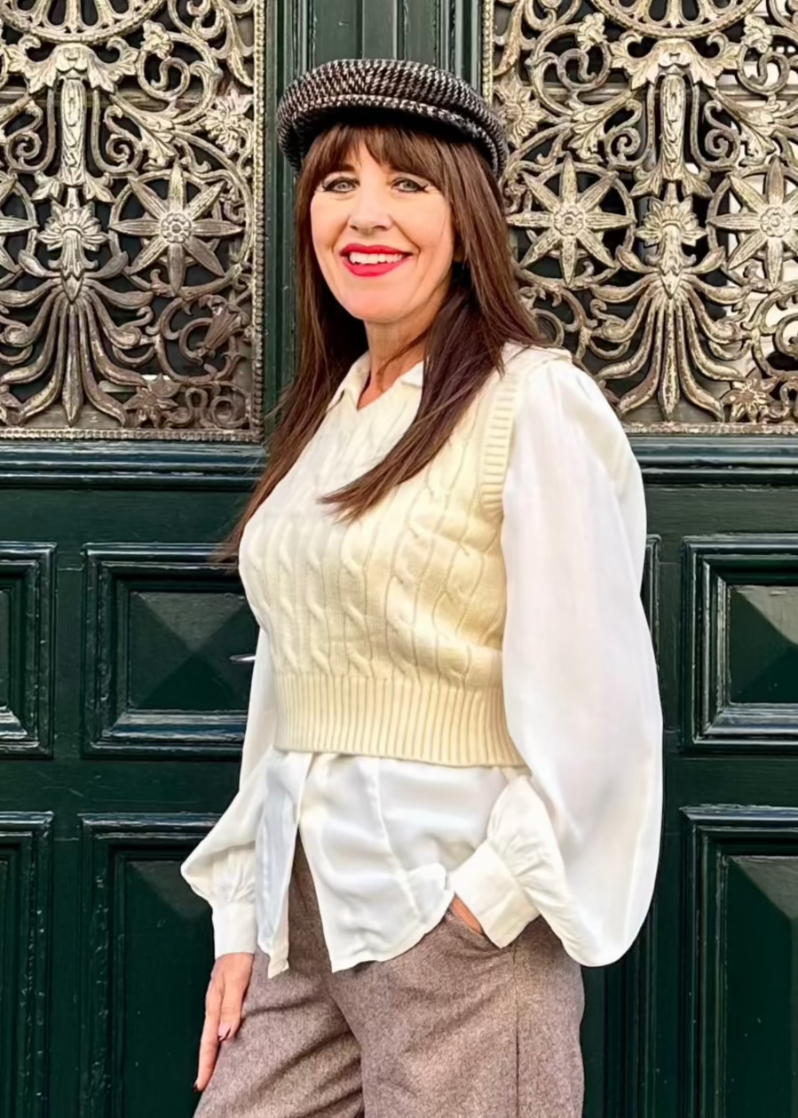 Slipover med snoninger i cream Seamstress Of Bloomsbury