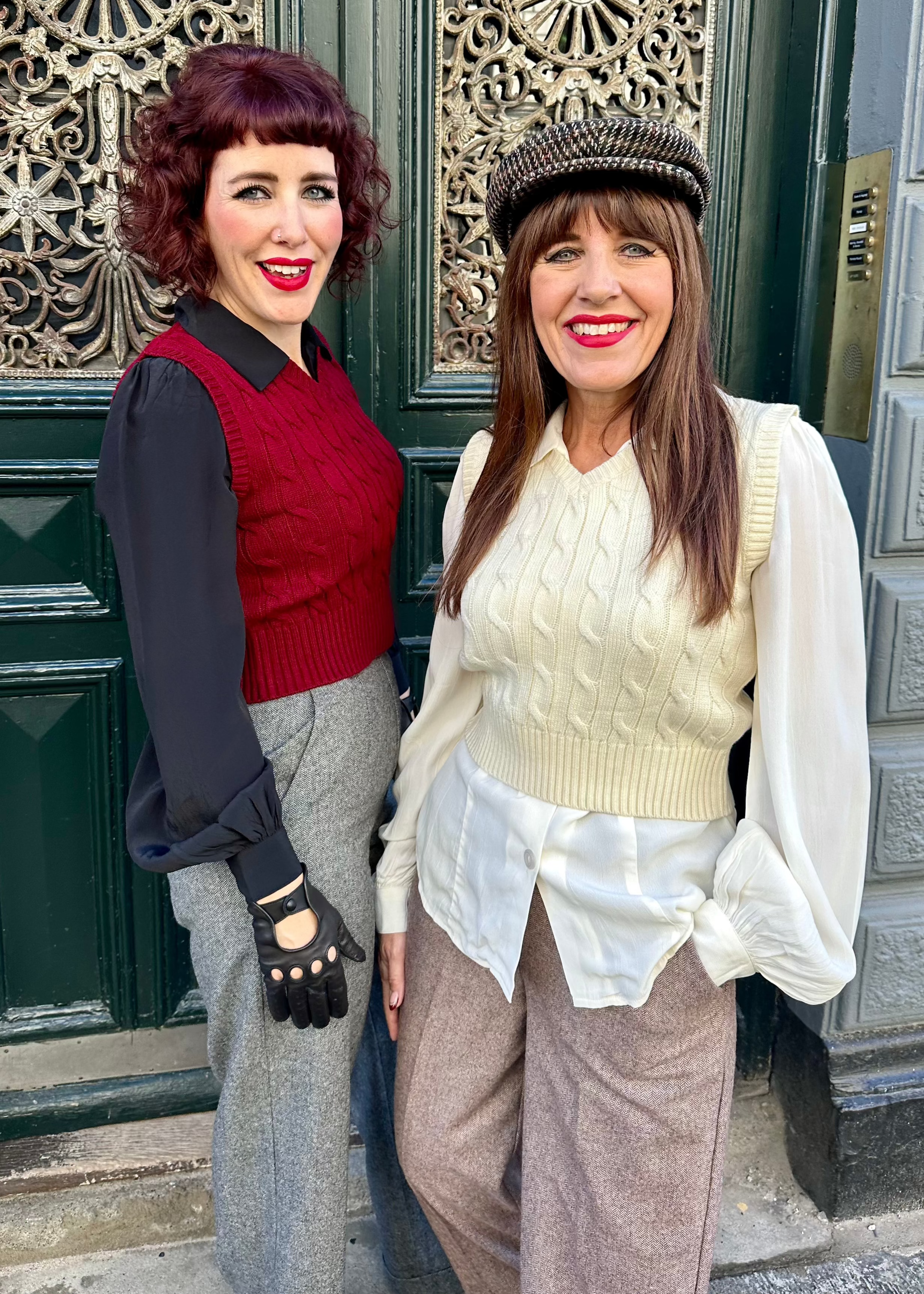 Slipover med snoninger i cream Seamstress Of Bloomsbury