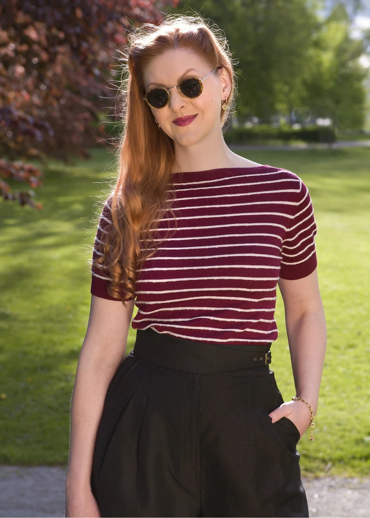 The "Emmy Goes to Paris" Top - Vinrød stribet uld bluse Emmy Design