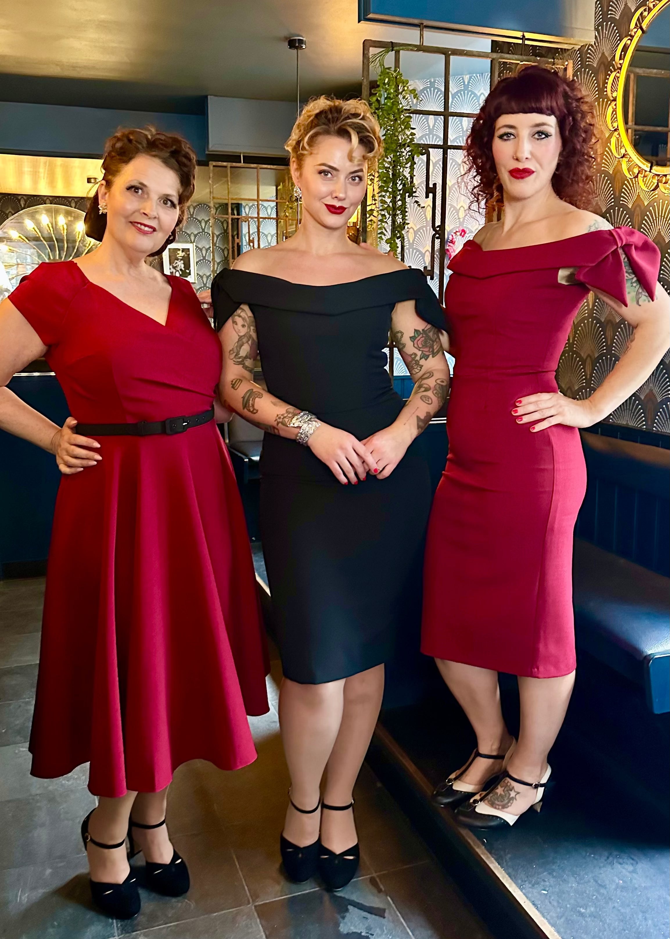 Tilly pencil kjole i Bordeaux swing kjole Pretty Dress Company