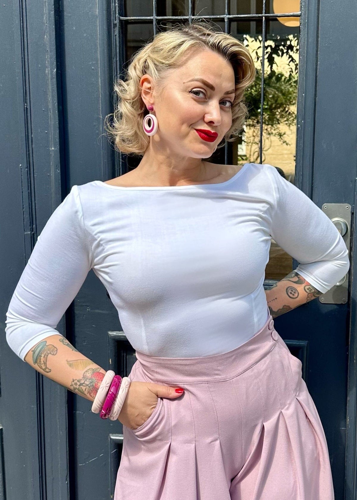 Vendbar boatneck top i hvid jersey top Daisy Dapper