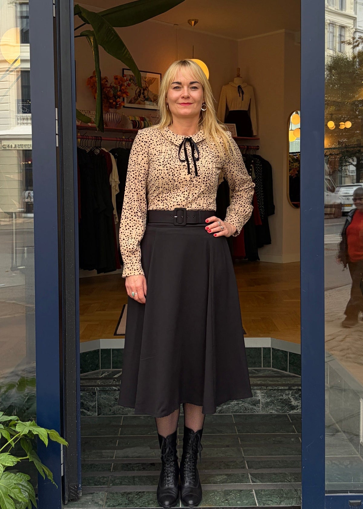 Vera langærmet skjorte - tan spot langærmet skjorte Daisy Dapper