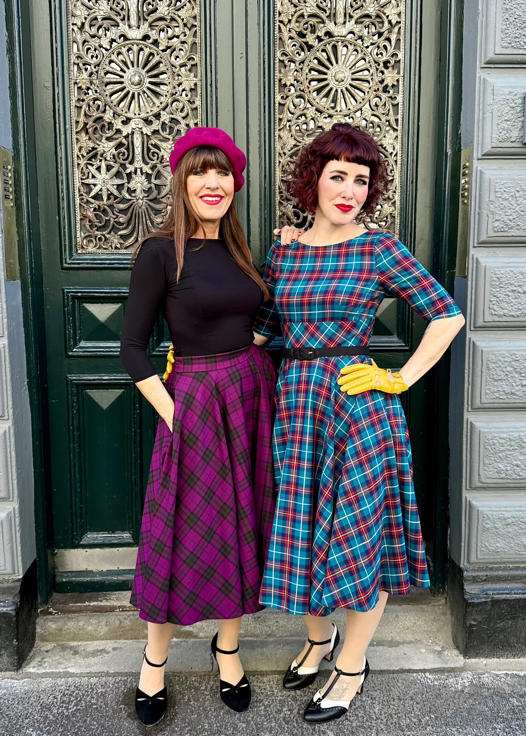 1950'er Hepburn Swingkjole i petroleumsblå tartan swing kjole Pretty Dress Company 