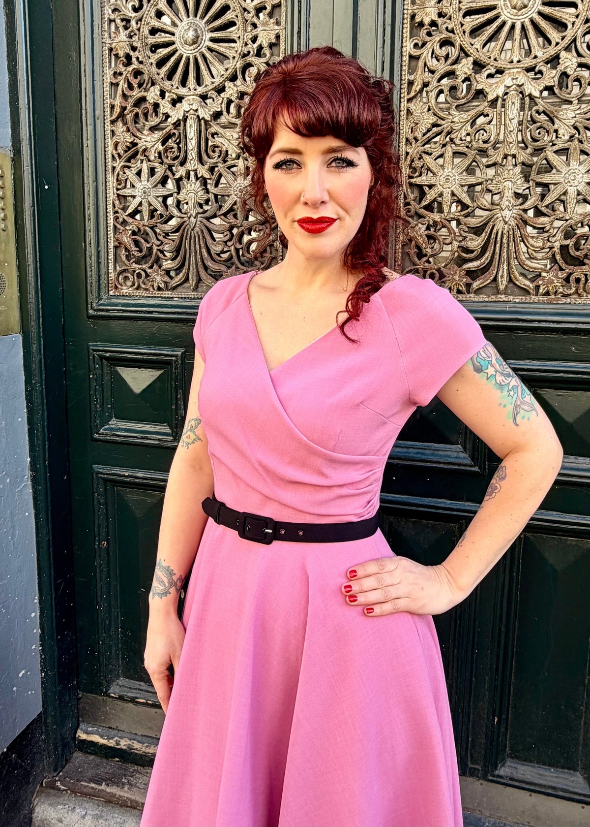 1950'er Hourglass swing kjole - rose swing kjole Pretty Dress Company 