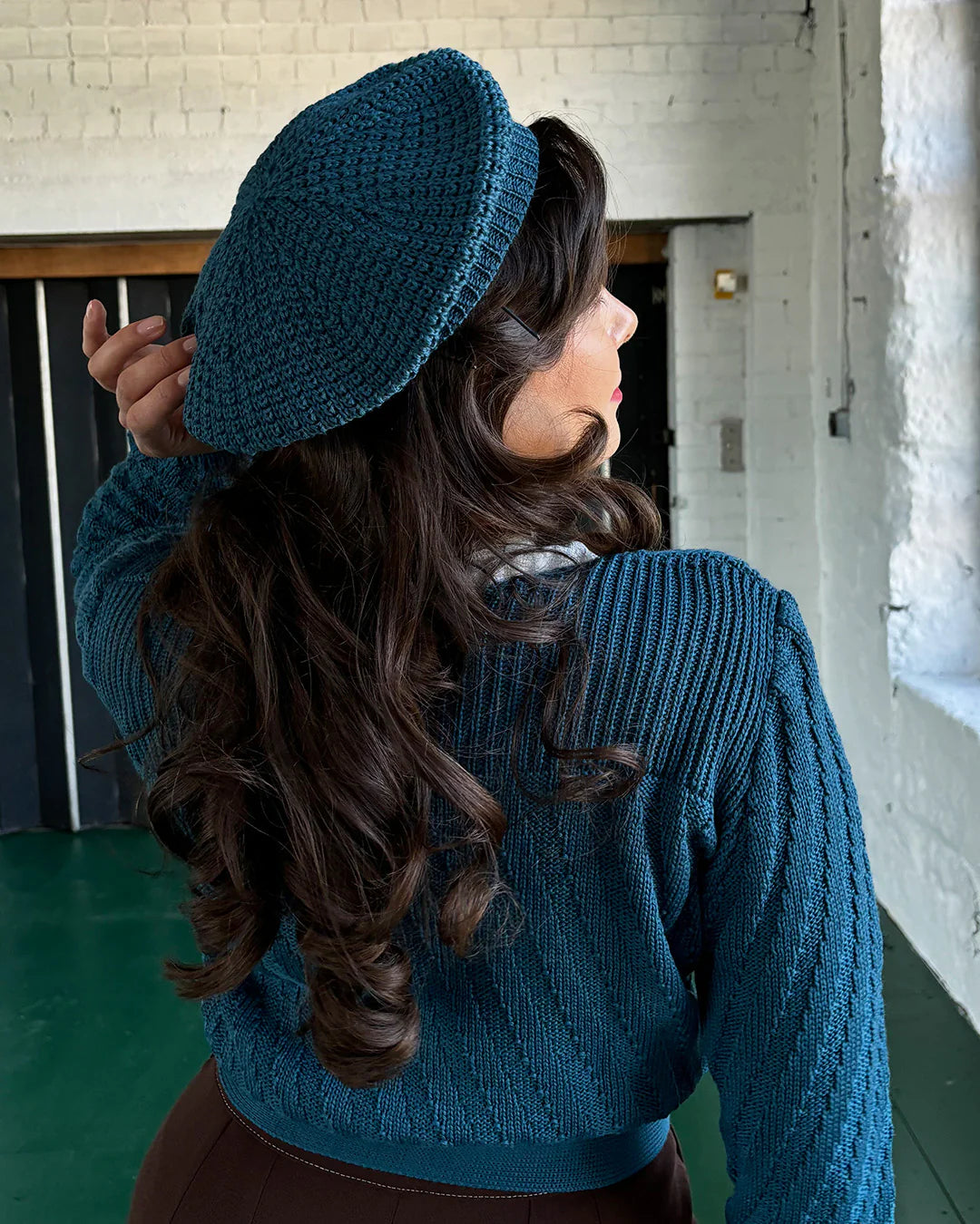 Baret i petroleumsblå strik Accessories House of Foxy 