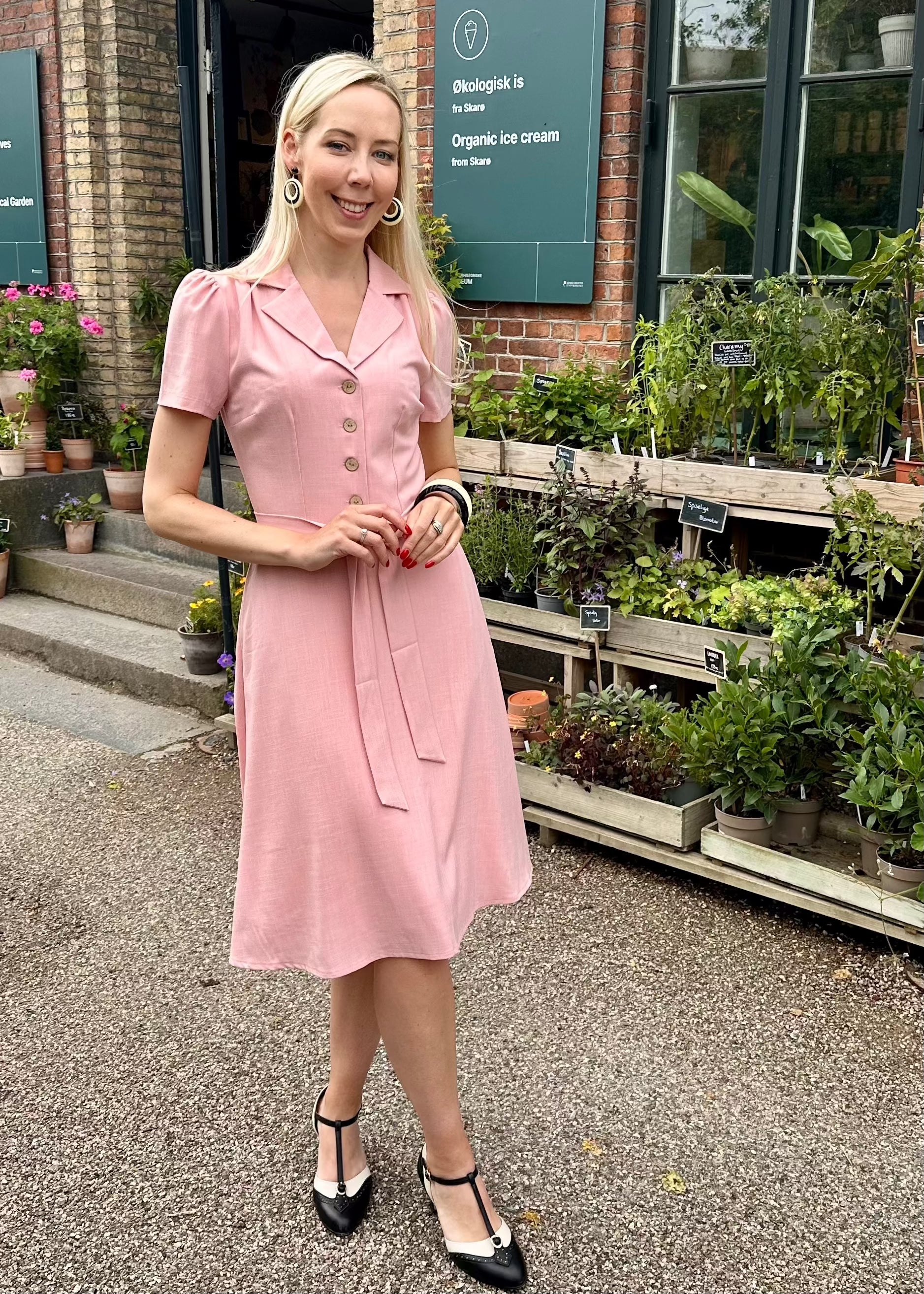 Betty kortærmet skjortekjole i lys rosa Kjoler Daisy Dapper 