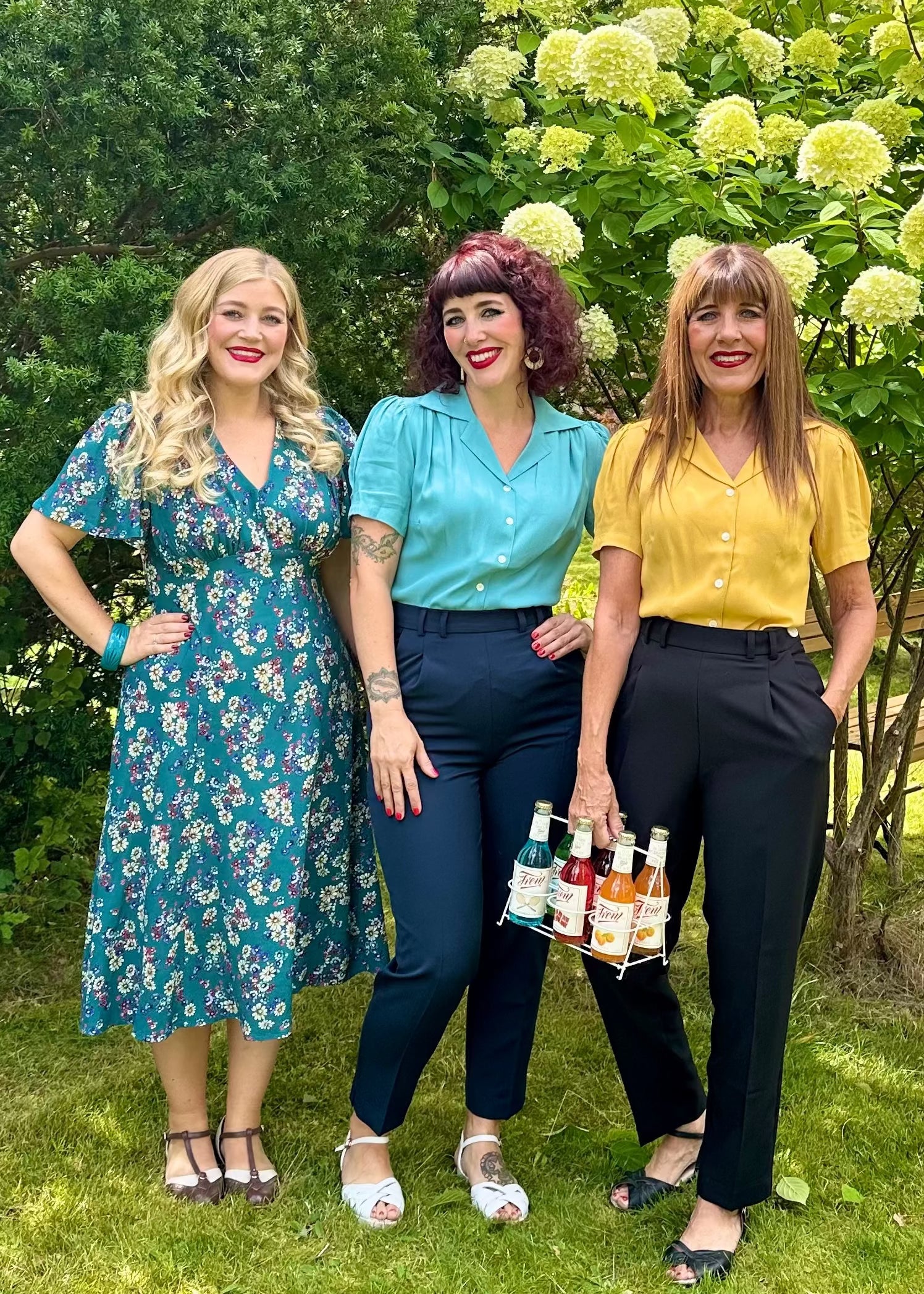 Betty Tea dress, A-line kjole i petroleum med marguerit print Kjoler Weekend Doll 