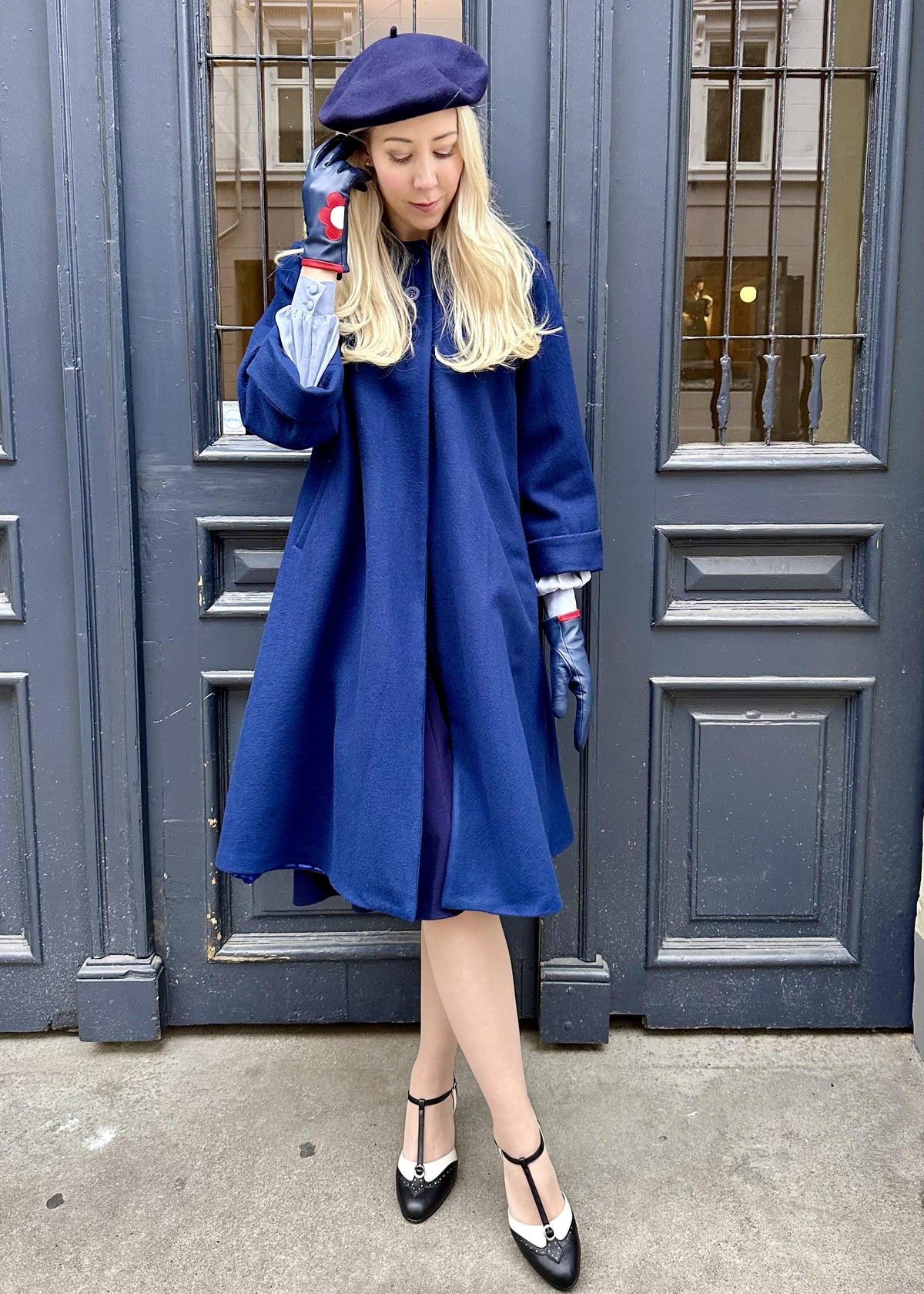 Handsker i navy læder med marguerit Accessories Mabel Sheppard 