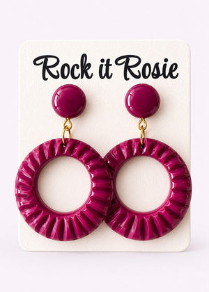 Hoop øreringe i 1950'er stil med mønster - magenta øreringe Rock It Rosie 