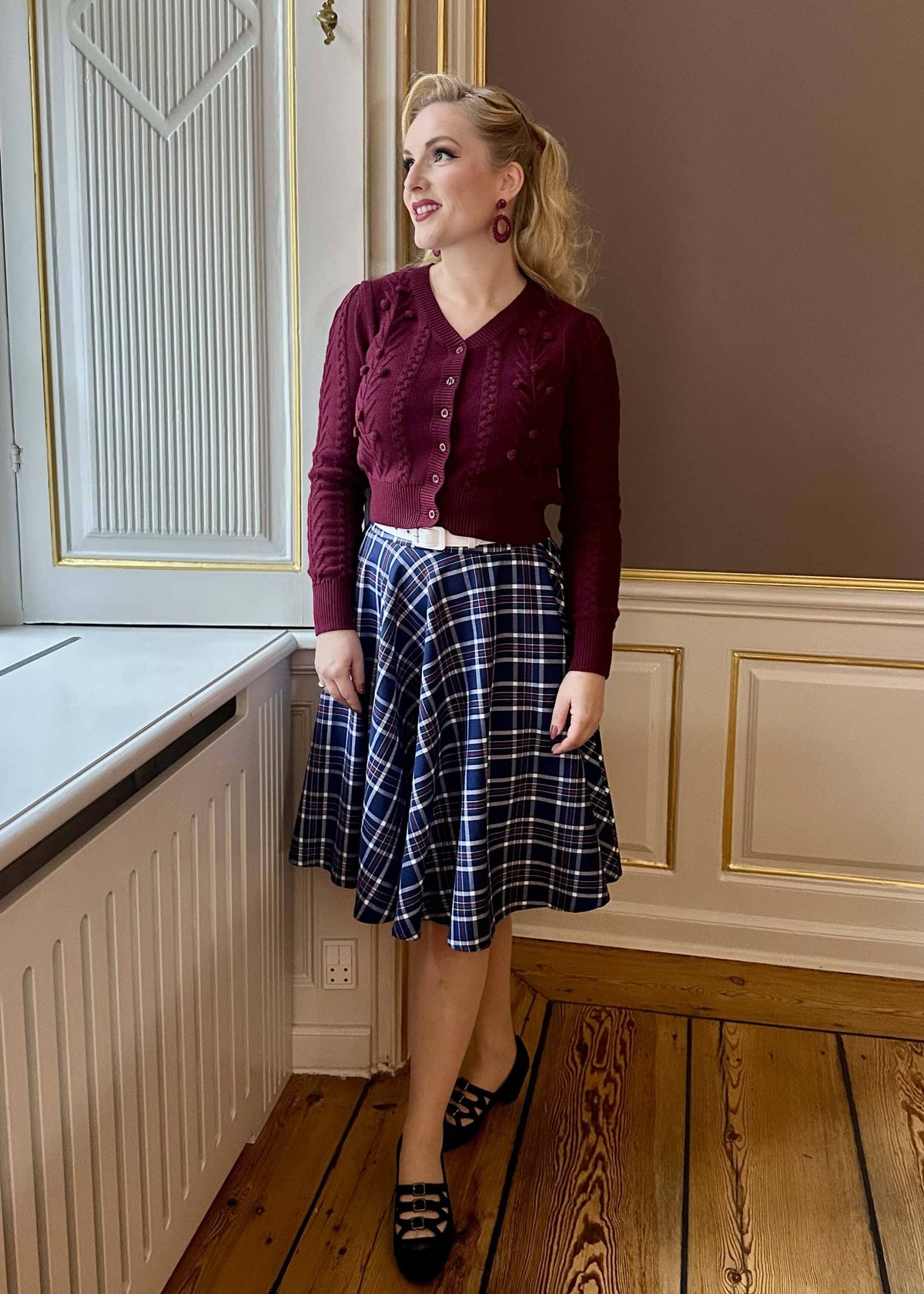 Hoop øreringe med mønster i 1950'er stil i Magenta Accessories Rock It Rosie 