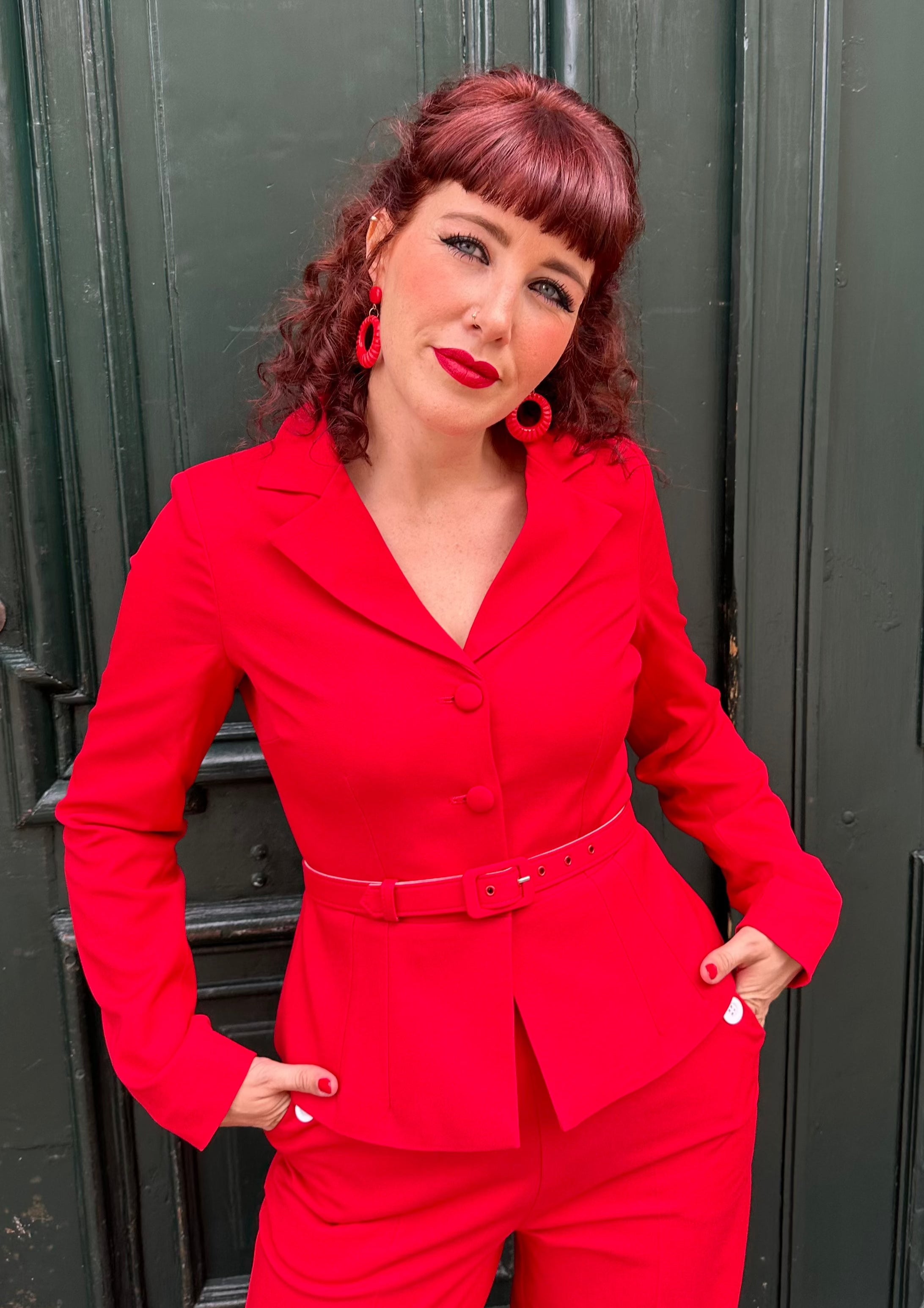 Hoop øreringe med mønster i 1950'er stil i rød Accessories Rock It Rosie 