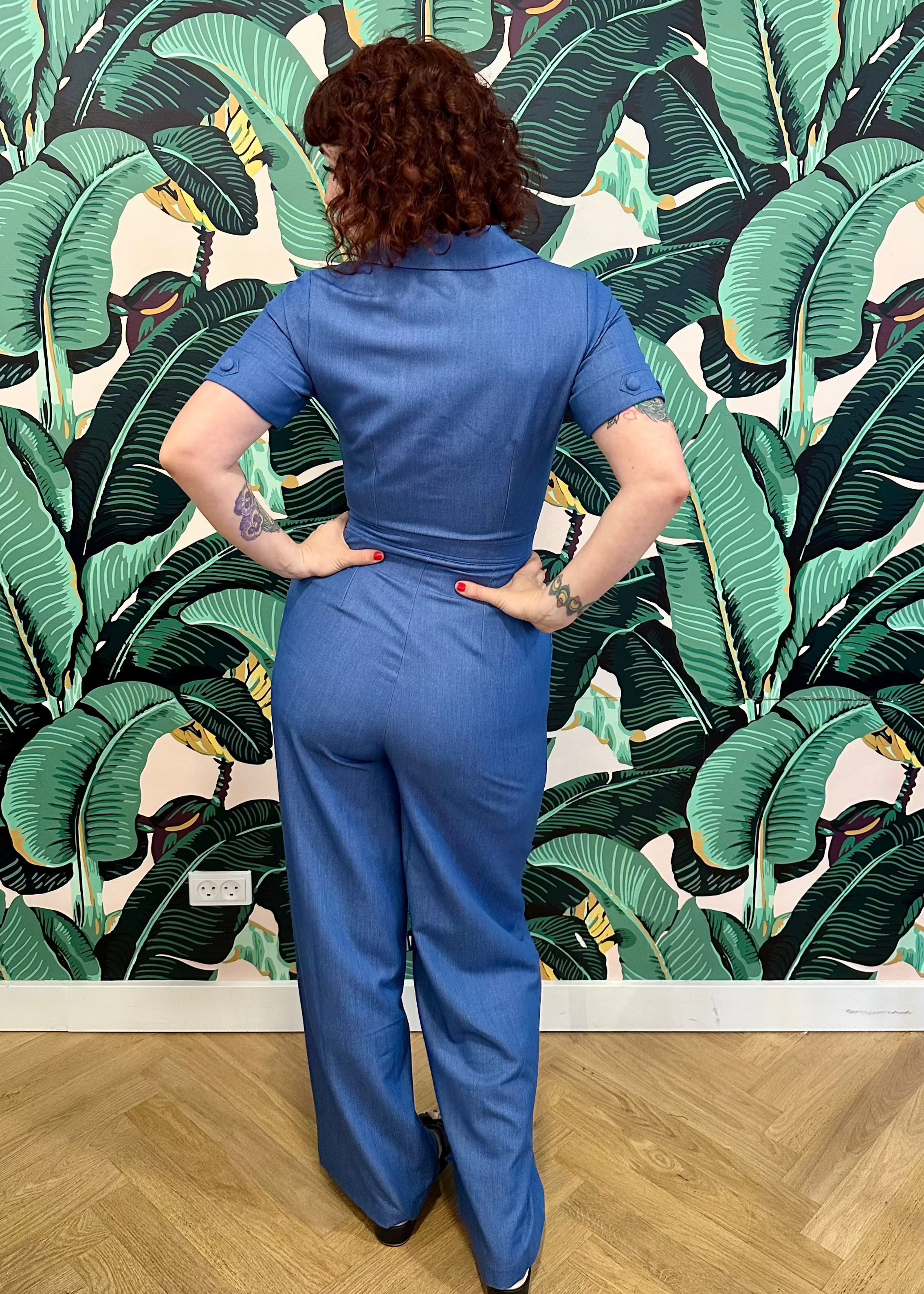Maxine buksedragt med korte ærmer i denim blå buksedragter Daisy Dapper 