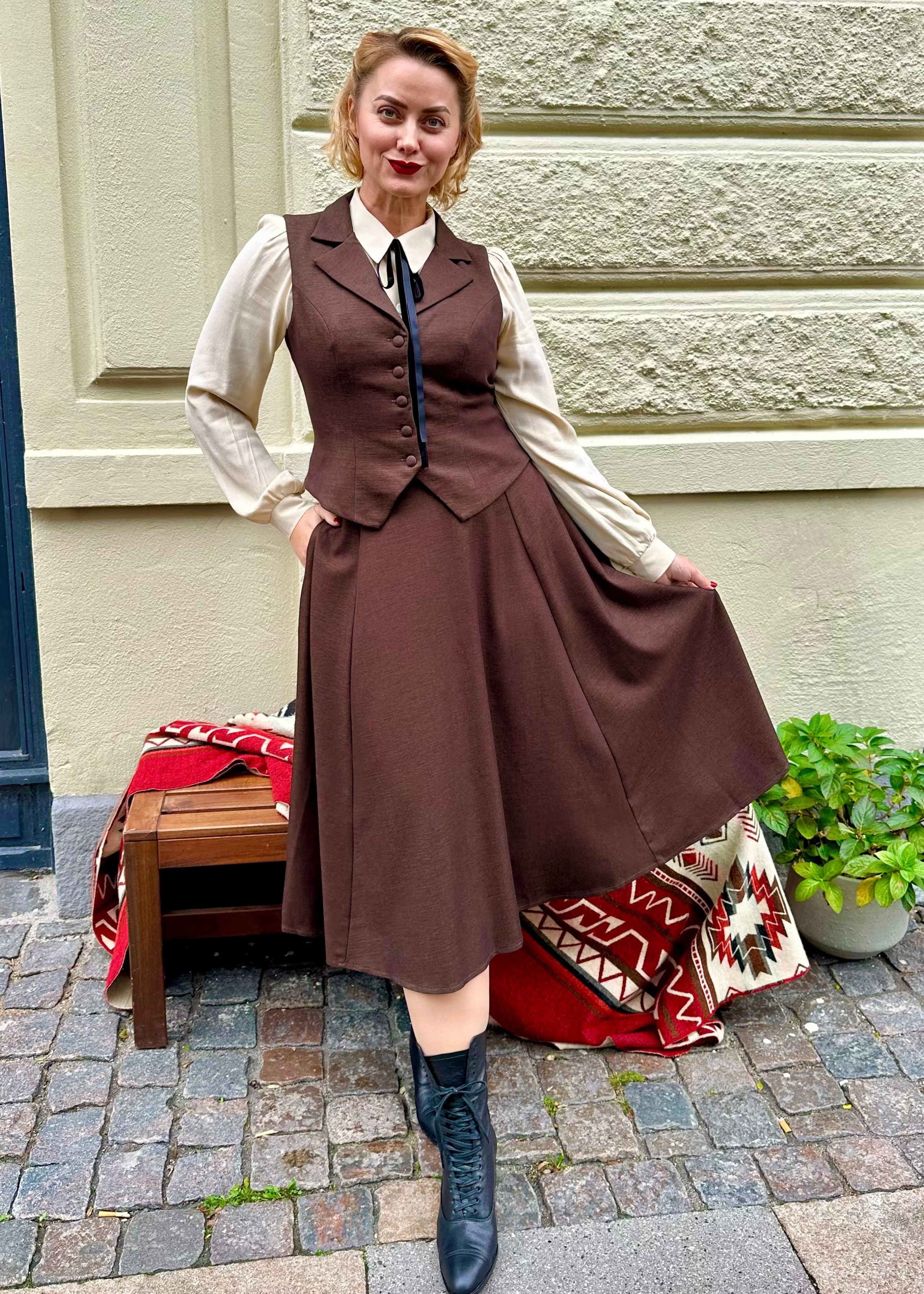 Midi skirt med bælte i brun Nederdel Daisy Dapper 