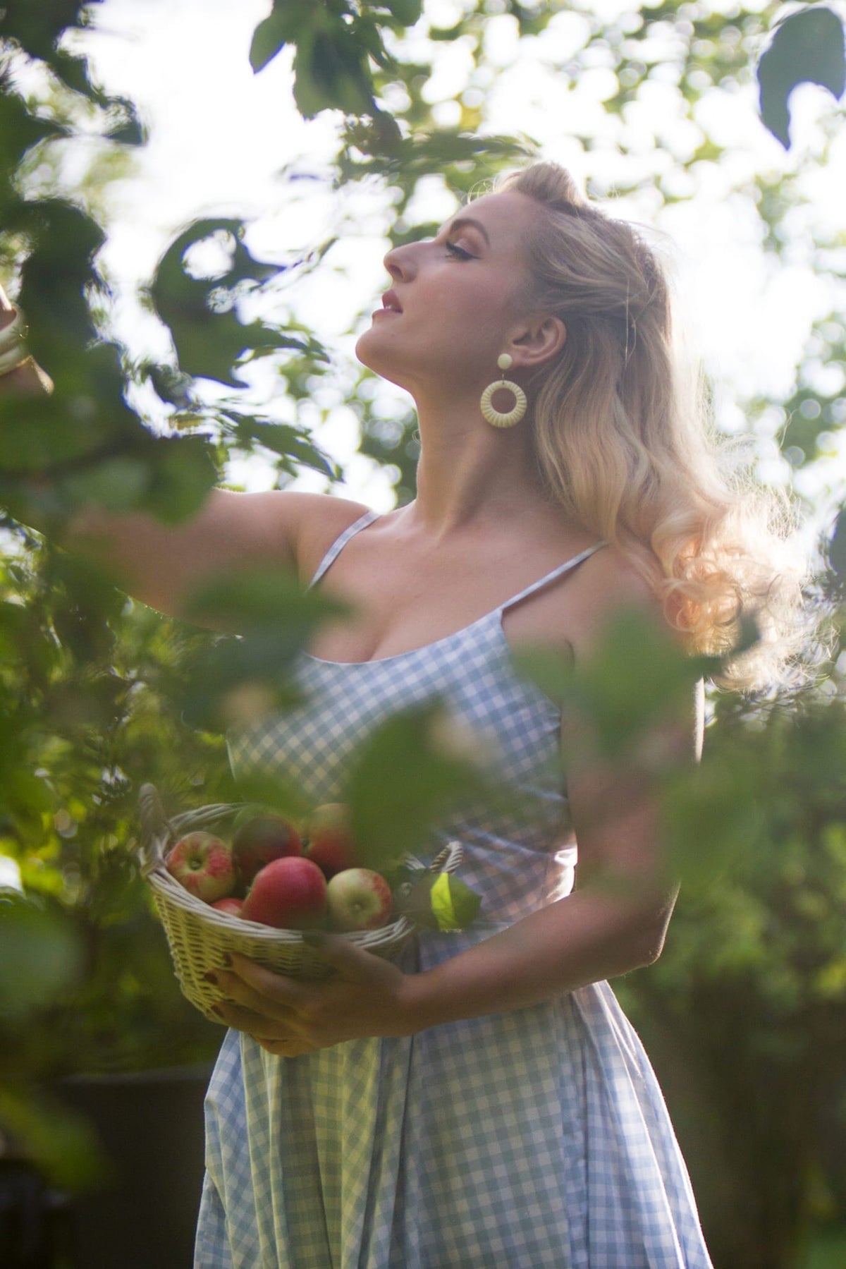 Priscilla swingkjole i blå gingham tern Kjoler Pretty Dress Company 