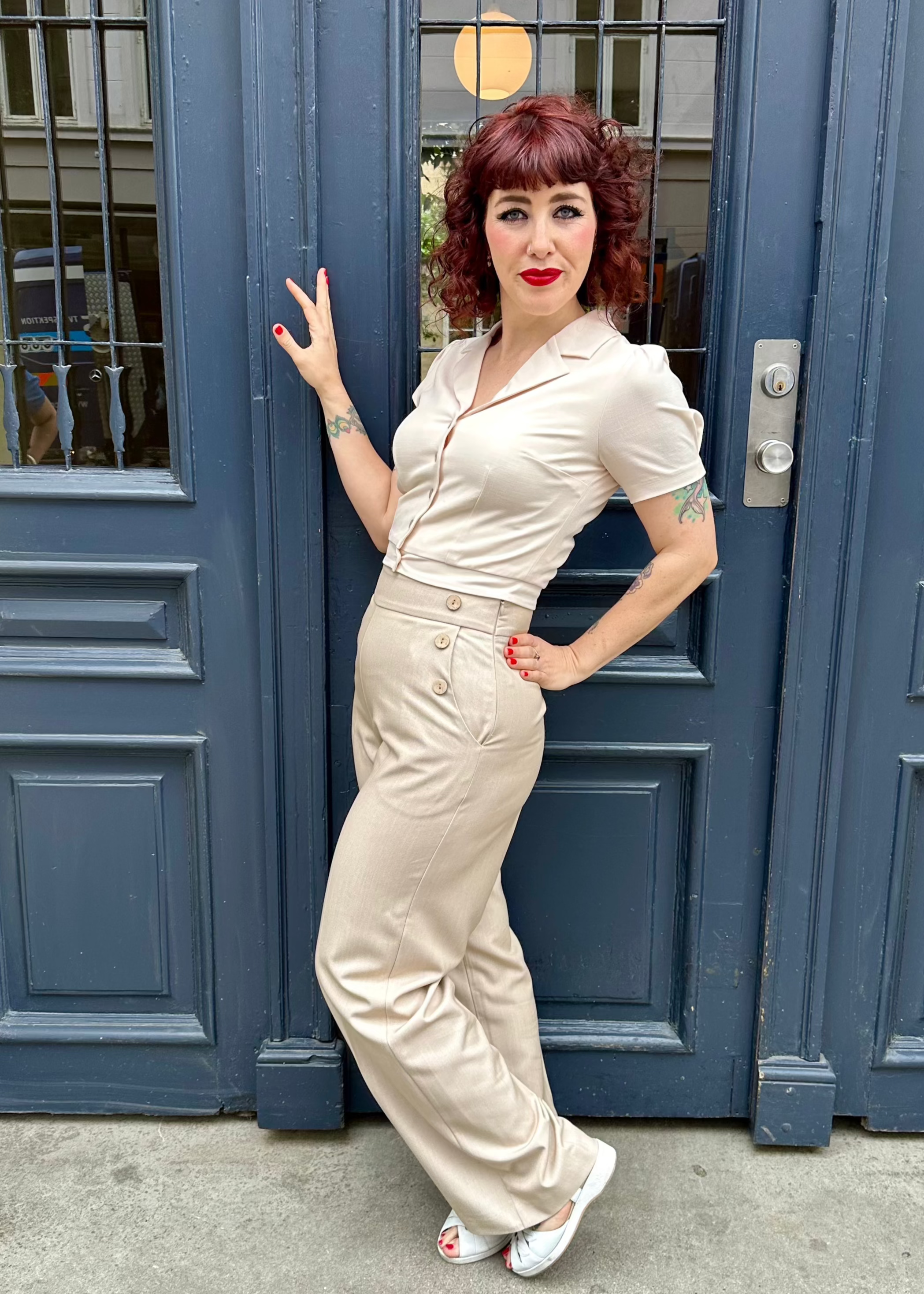 Sally højtaljede sailor bukser i beige sand bukser Daisy Dapper 