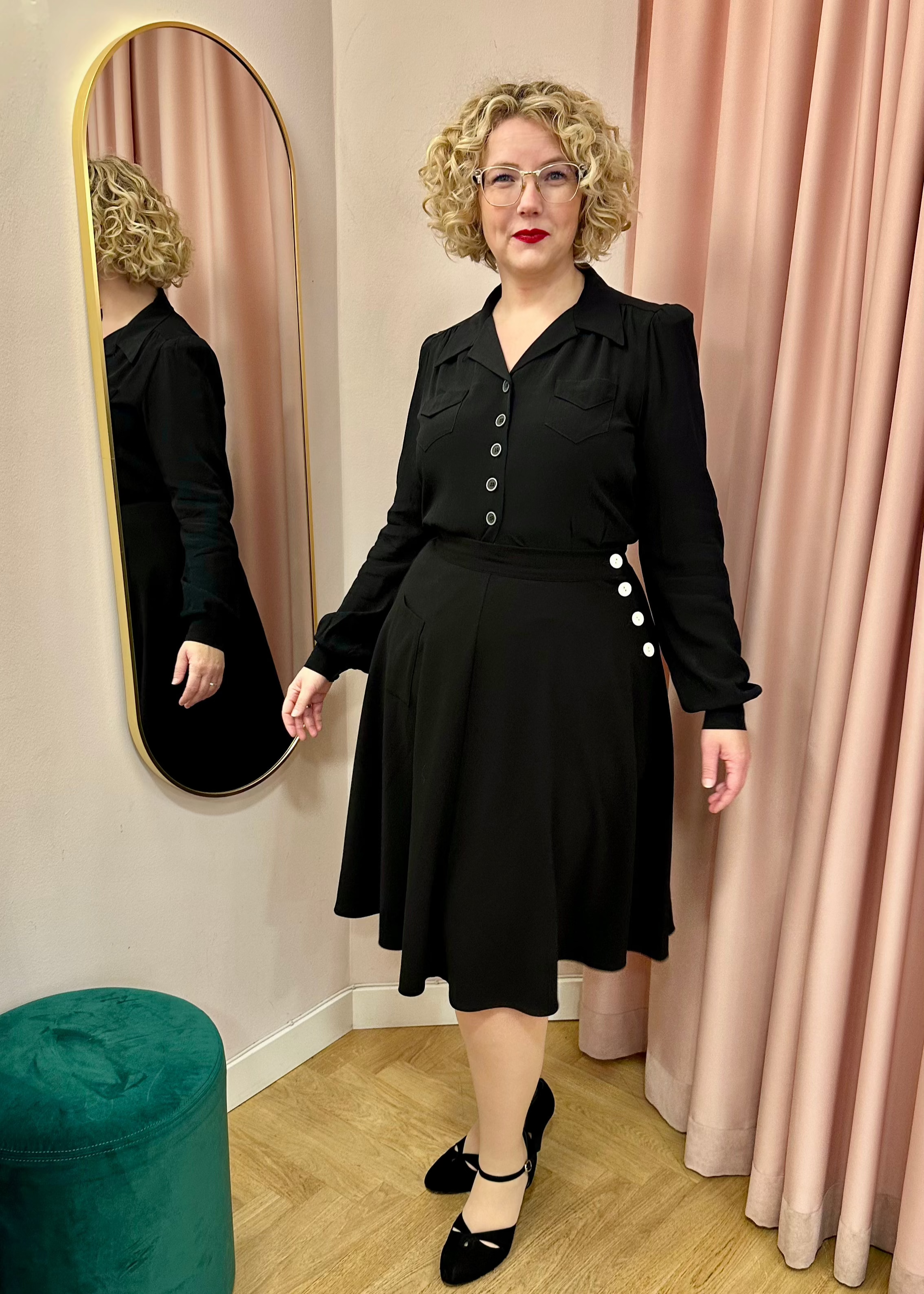 Sweetheart vintage stils skjortebluse i sort langærmet skjorte House of Foxy 
