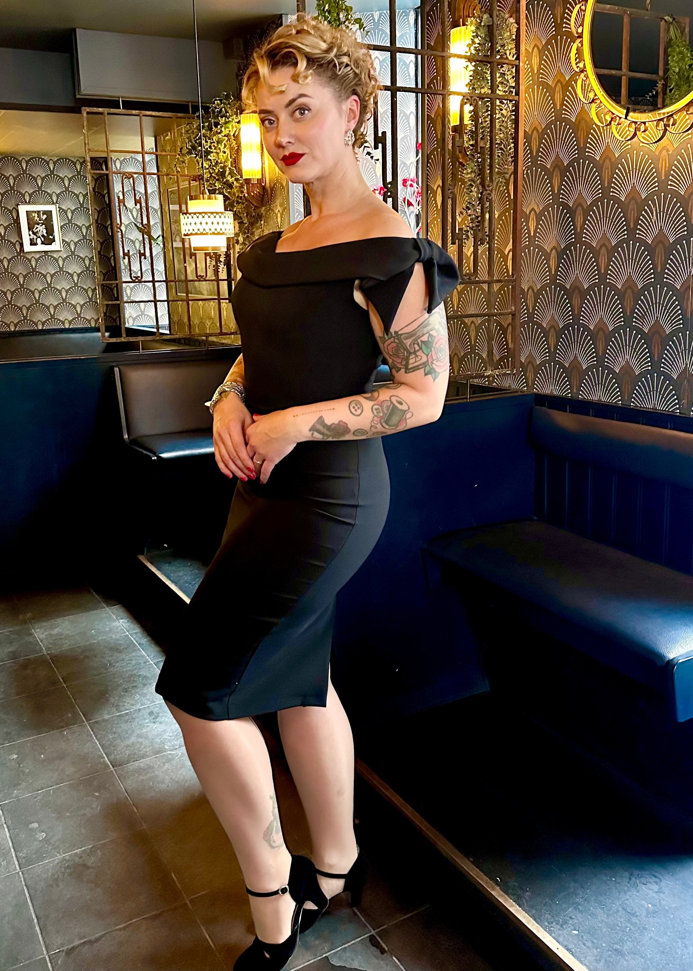 Tilly pencil kjole i Sort swing kjole Pretty Dress Company 
