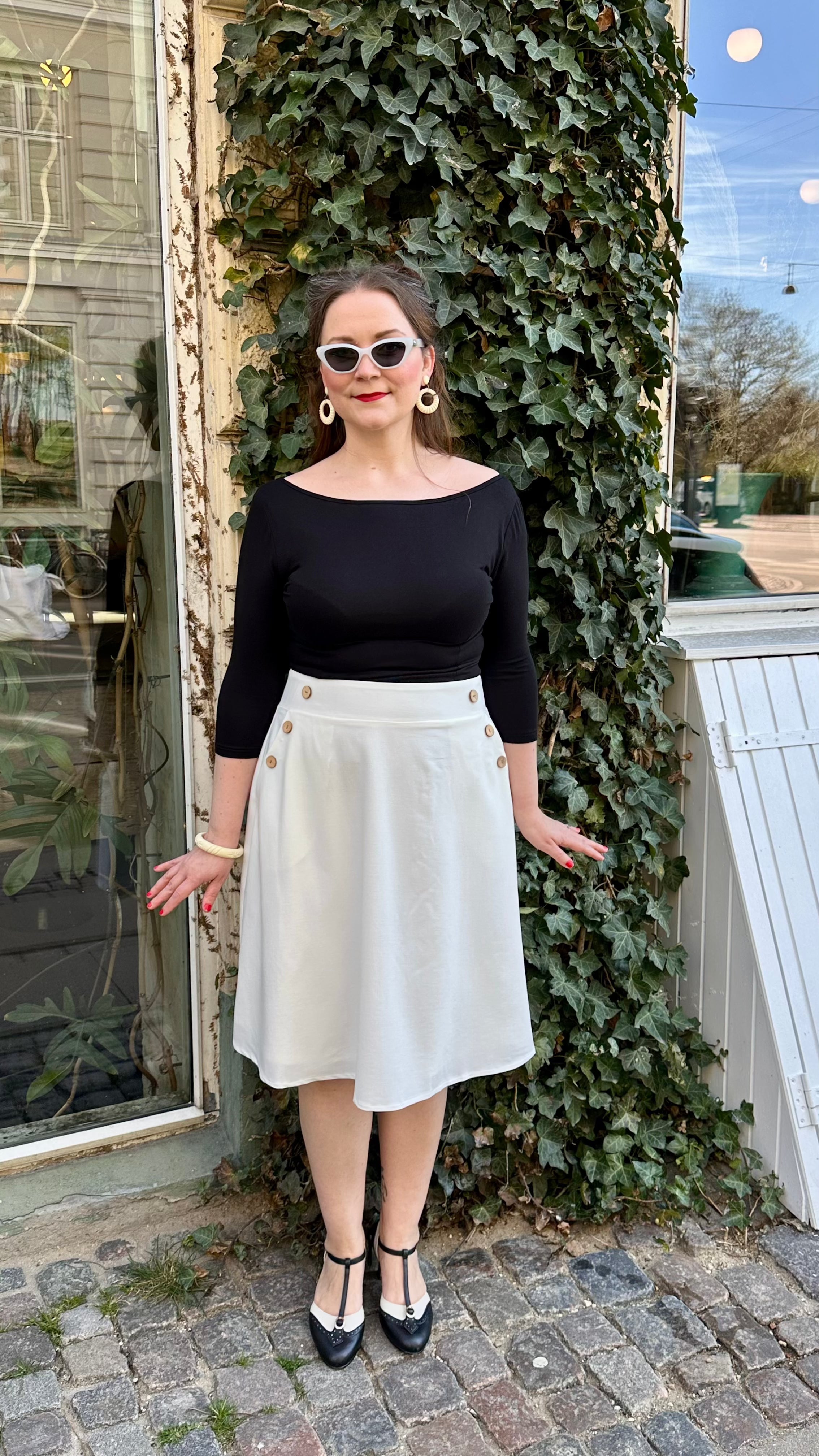 Vendbar Boatneck top i sort - deluxe tøj Daisy Dapper 